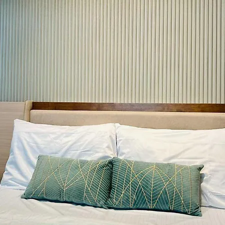 Modern Studio Urban Comfort